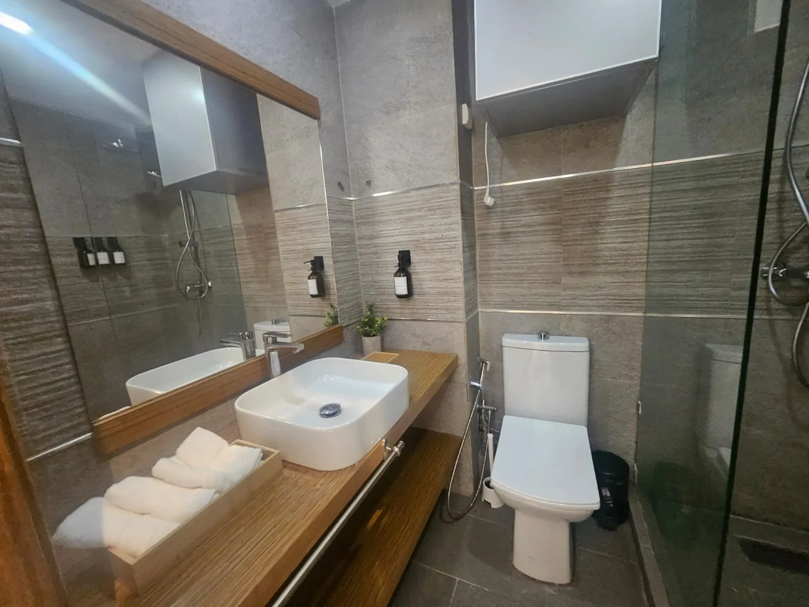 CIL – Superbe appartement meublé à louer – 79 m² dont 20 m² de terrasse - الدار البيضاء (4)