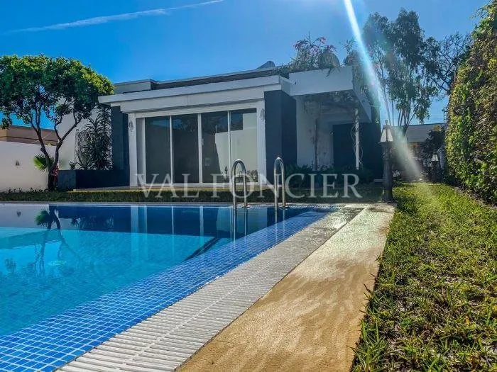 Location villa 700m2 avec beau jardin et piscine Oasis, Casablanca - الدار البيضاء