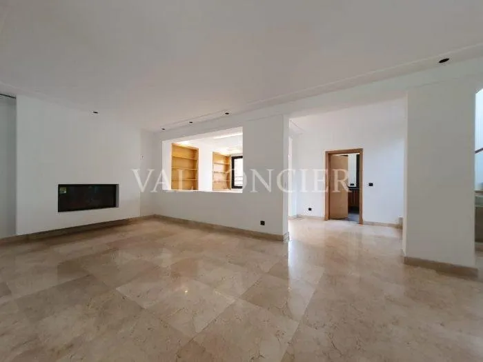 Location Villa 725m2 Avec Piscine, Palmeraie Bouskoura - الدار البيضاء (4)