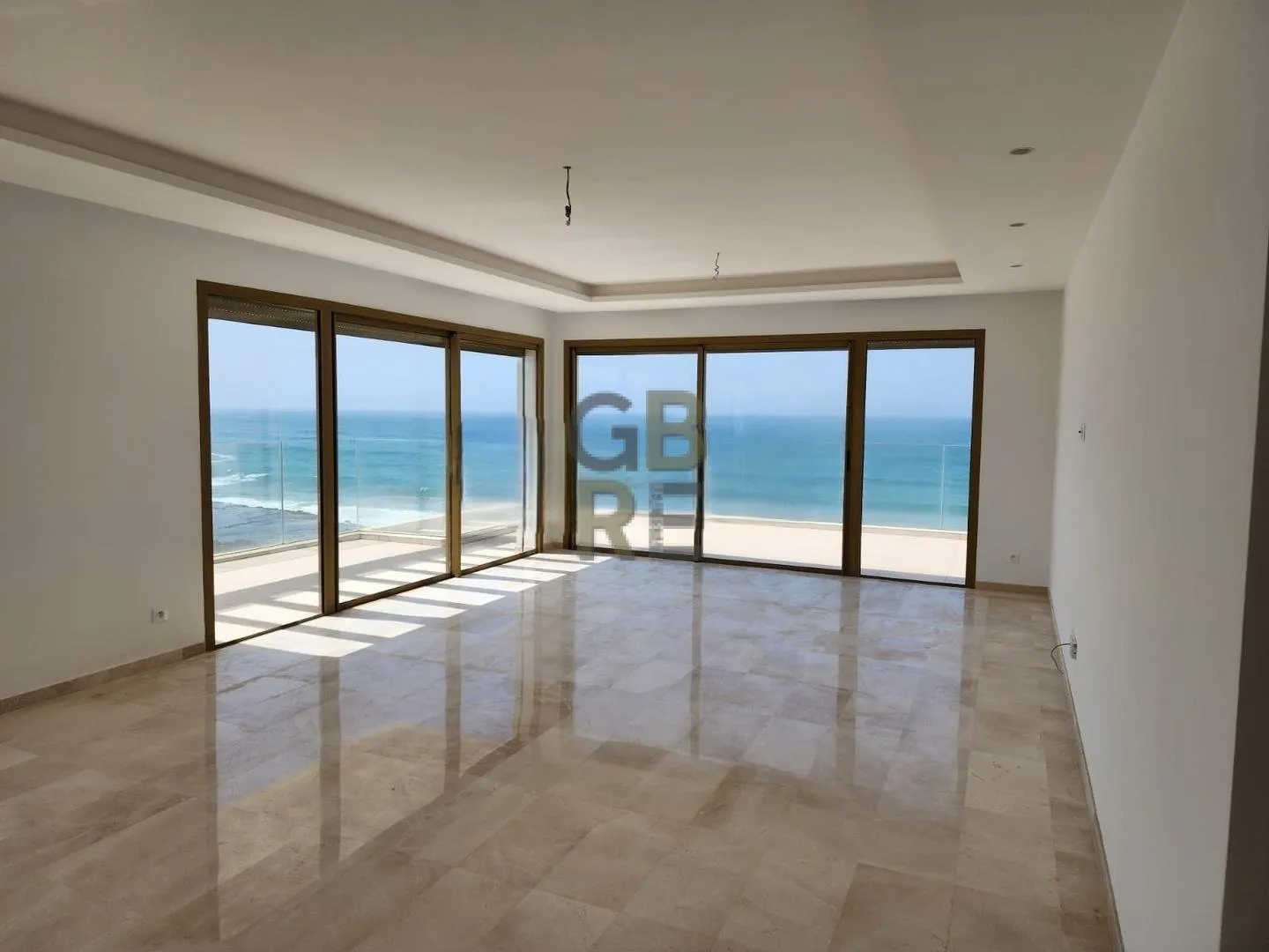 Très bel appartement à louer avec une très belle vue sur mer avec 3 façades - الرباط