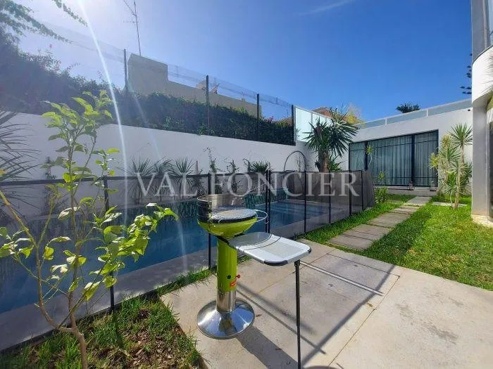 Location villa neuve moderne avec piscine au CIL, Casablanca - الدار البيضاء (2)