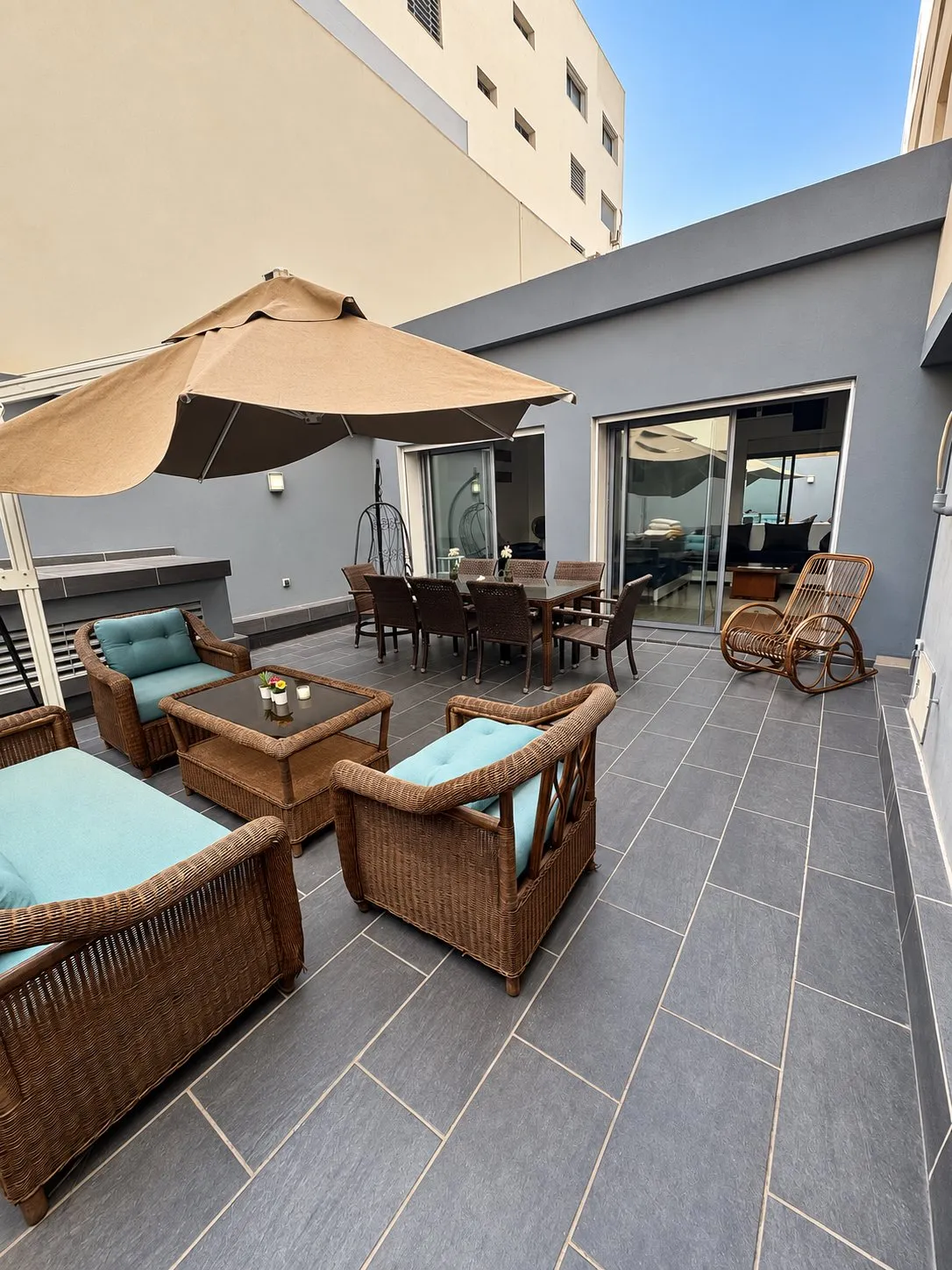 RÉNOVÉ - GRANDE TERRASSE - RÉSIDENCE FERMÉE - الدار البيضاء
