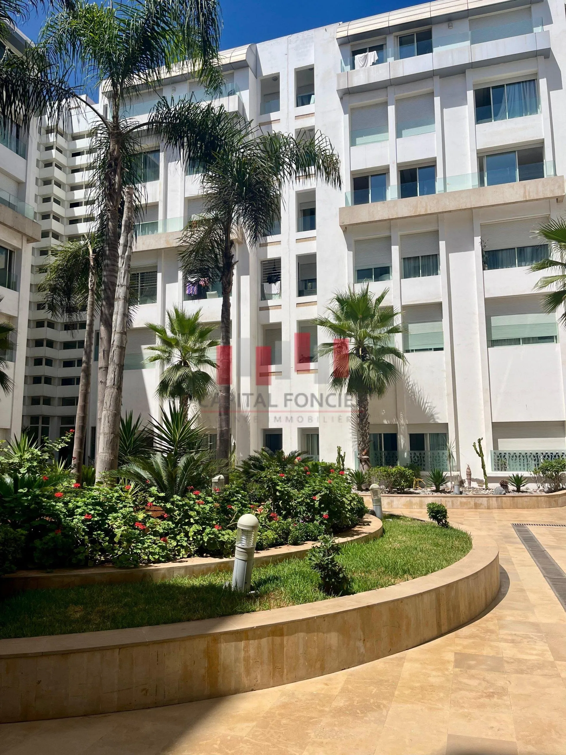 SUPERBE APPARTEMENT - RESIDENCE SECURISEE - الدار البيضاء (4)