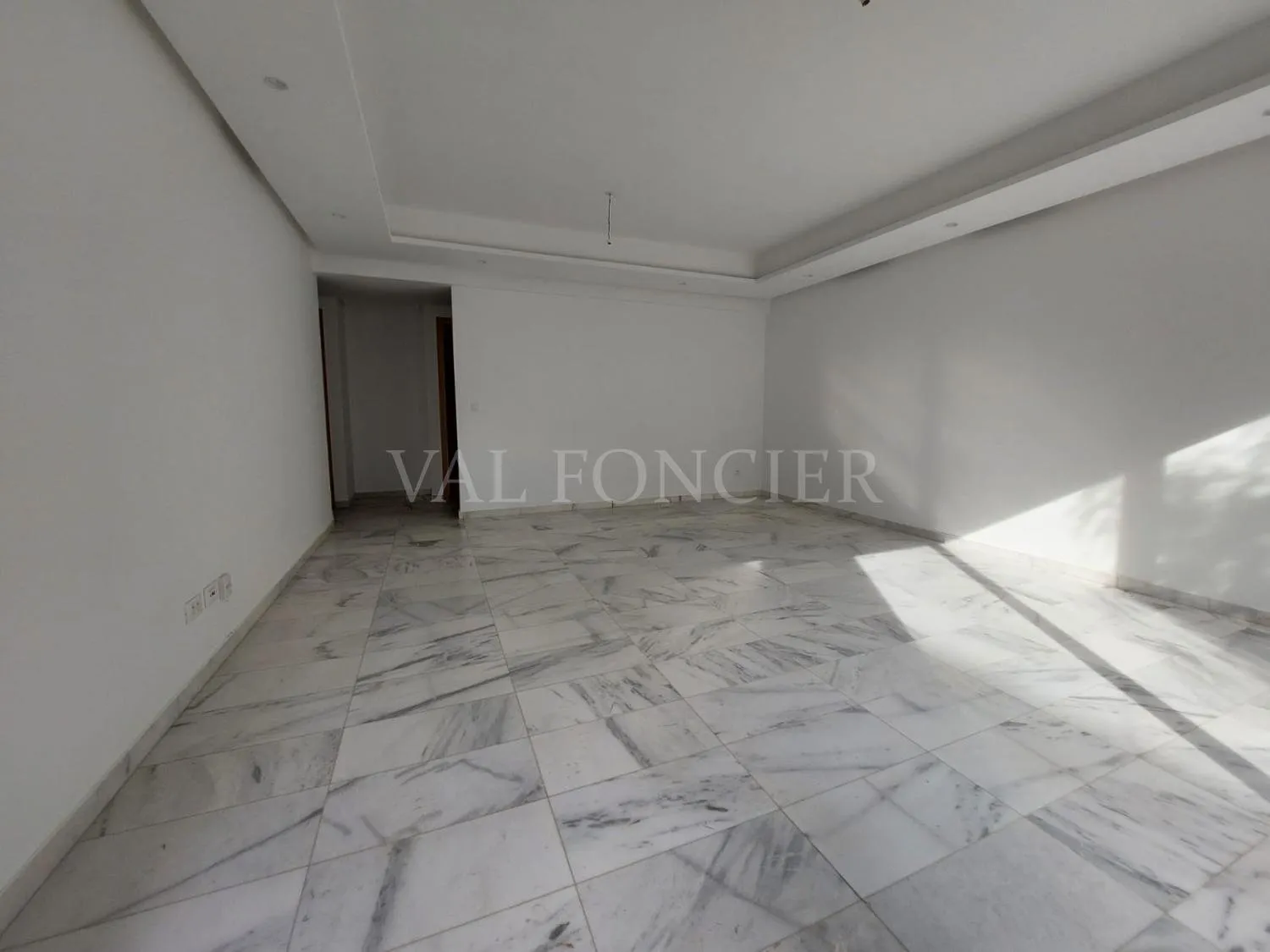 Superbe appartement Rez-de-jardin à louer 100m2 Bouskoura - الدار البيضاء (3)