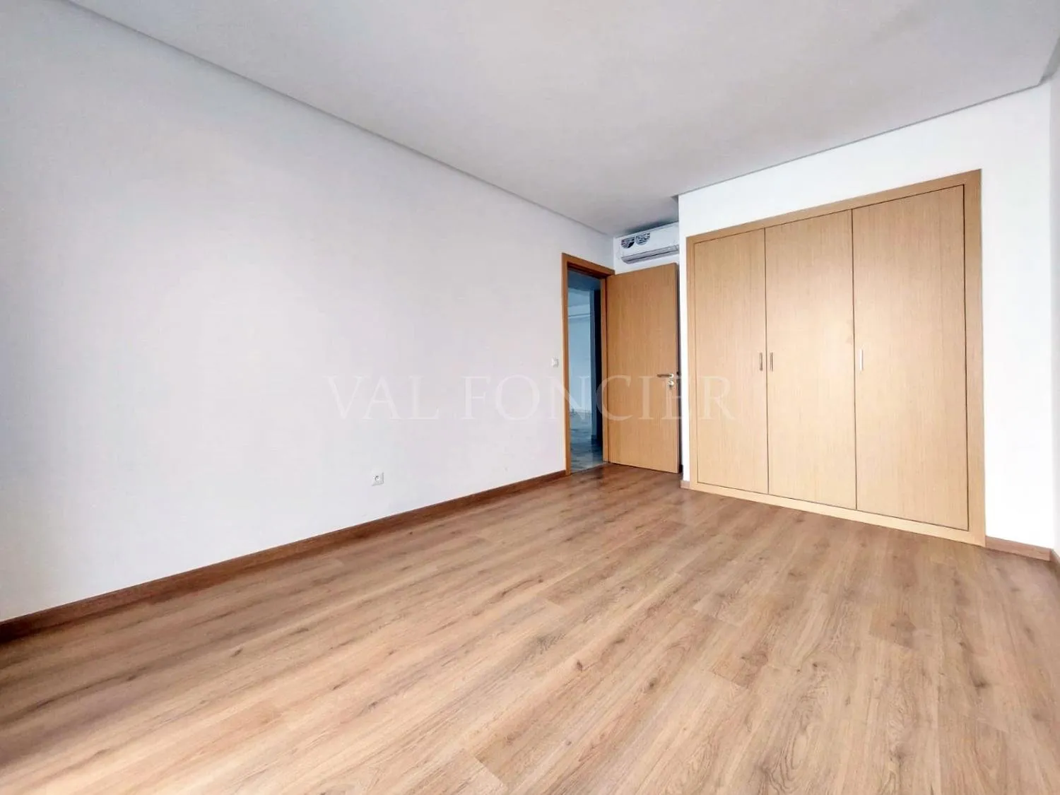 Location Très bel appartement rez-de-jardin 100m2 Bouskoura - الدار البيضاء (4)