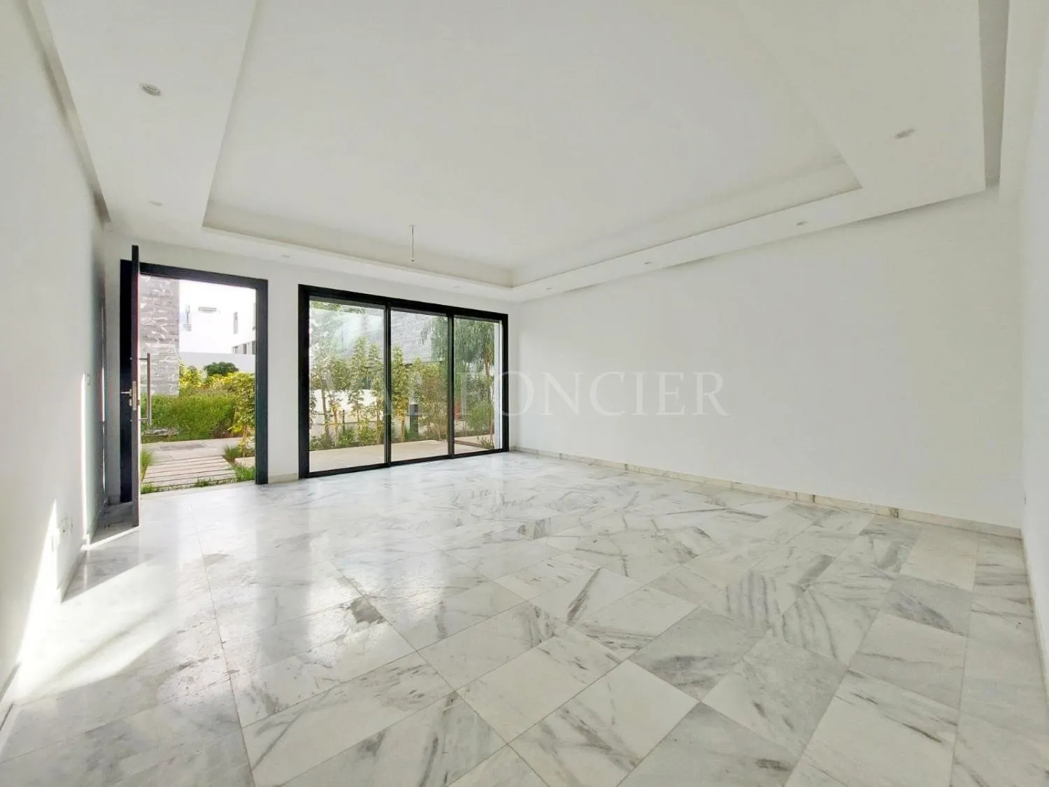 Location Très bel appartement rez-de-jardin 100m2 Bouskoura - الدار البيضاء (2)
