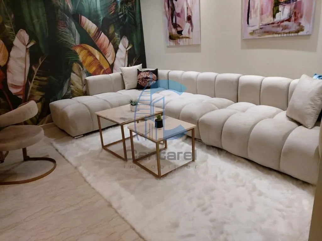 Studio meublé à vendre ou à louer – Emplacement premium face Gare de l’Oasis, piscine rooftop et parking titré - الدار البيضاء
