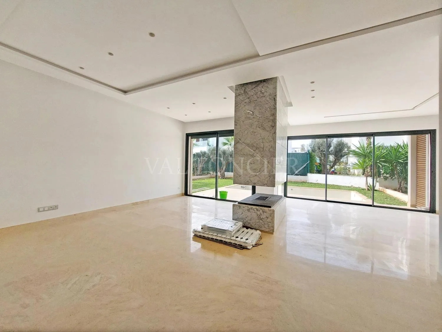 Location villa moderne neuve 4chambres avec piscine Ain Diab, Casablanca - الدار البيضاء (3)