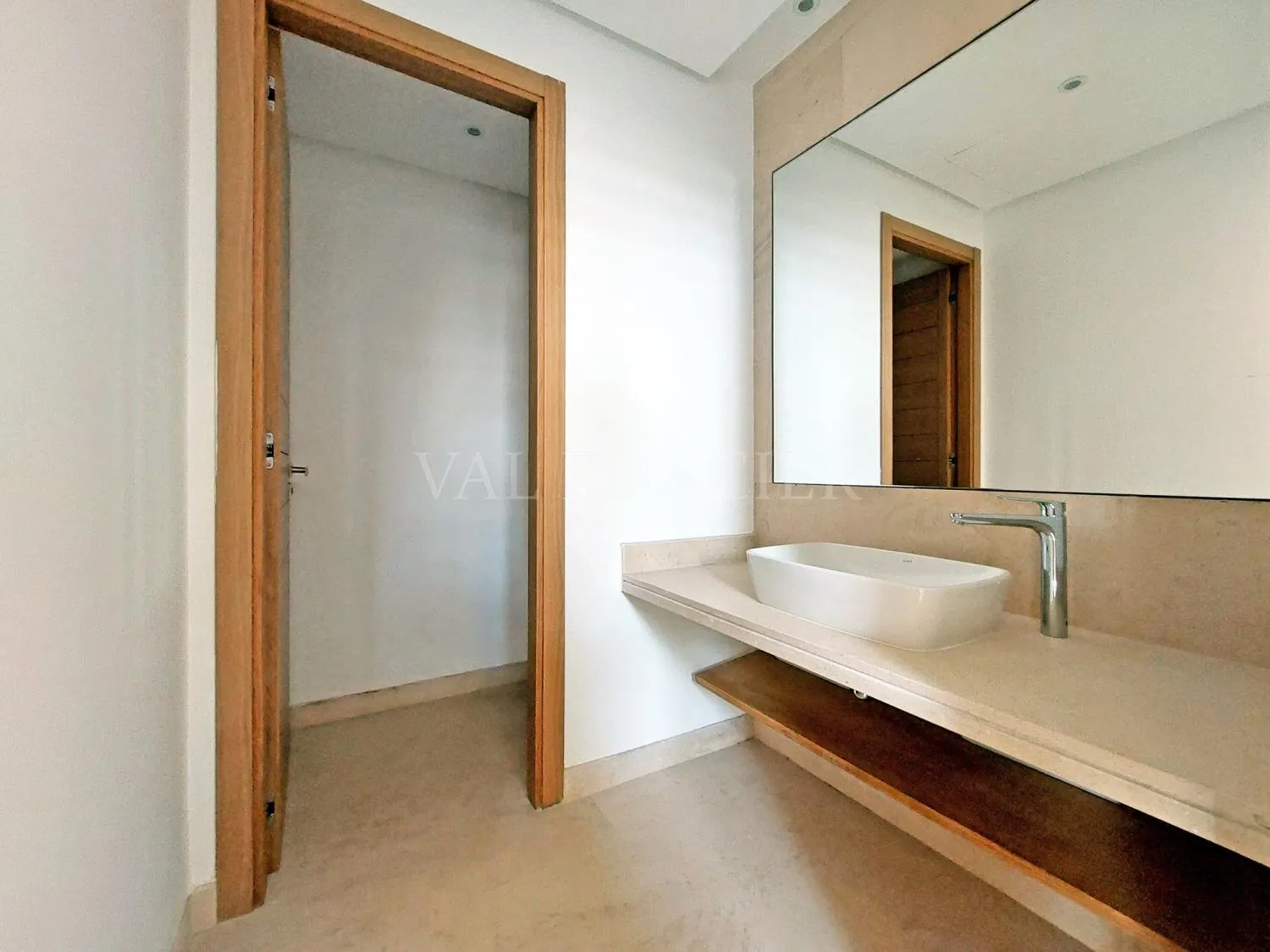 Location villa moderne neuve 4chambres avec piscine Ain Diab, Casablanca - الدار البيضاء (4)