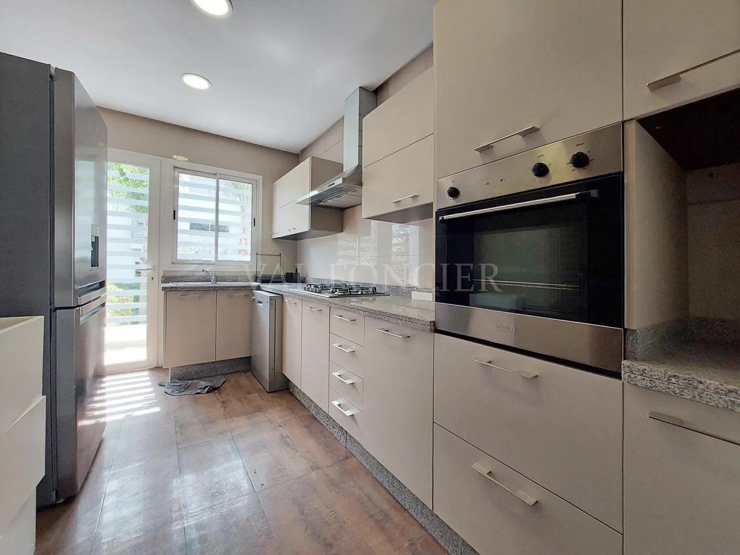 Location magnifique appartement 3chambres meublé moderne Ain Diab, Casablanca - الدار البيضاء (4)