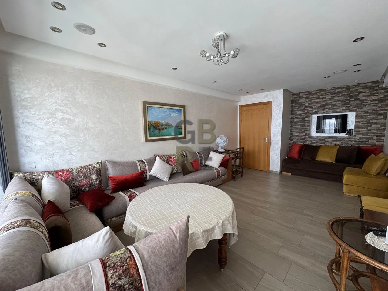Appartement en location meublée dans une résidence fermée et sécuriser avec piscine à Harhoura val d'or - الرباط