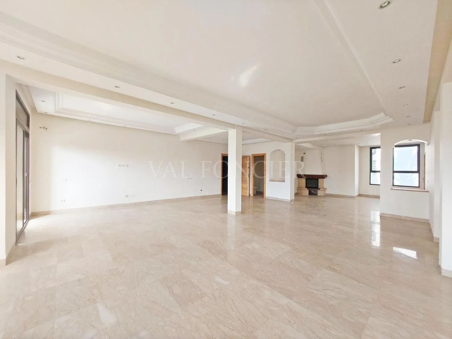 Location duplex rénové 320m2 5chambres Rooftop Ain Diab, Casablanca - الدار البيضاء (2)
