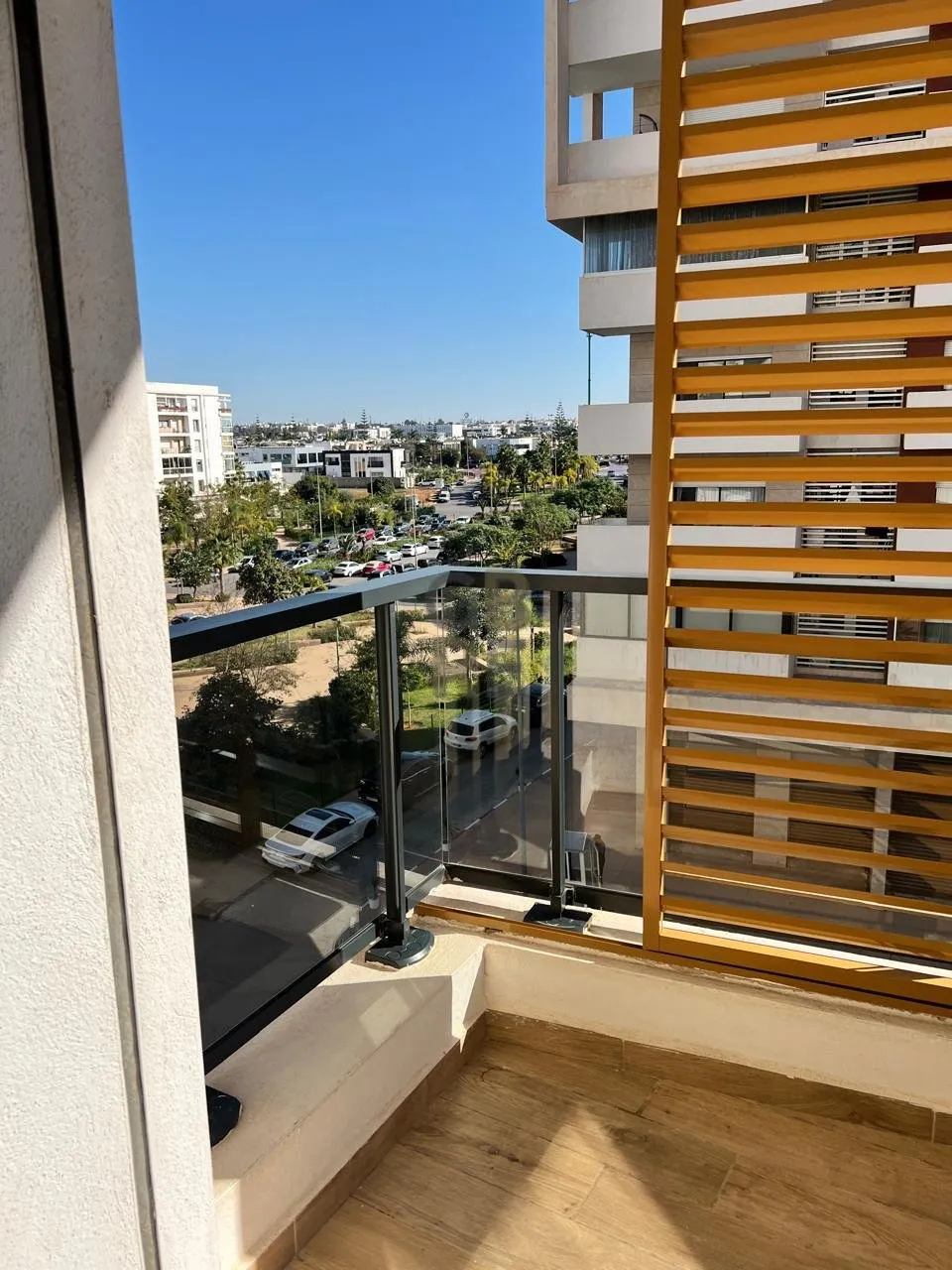 Très Bel Appartement sans vis-à-vis à louer à Hay Riad - الرباط (2)