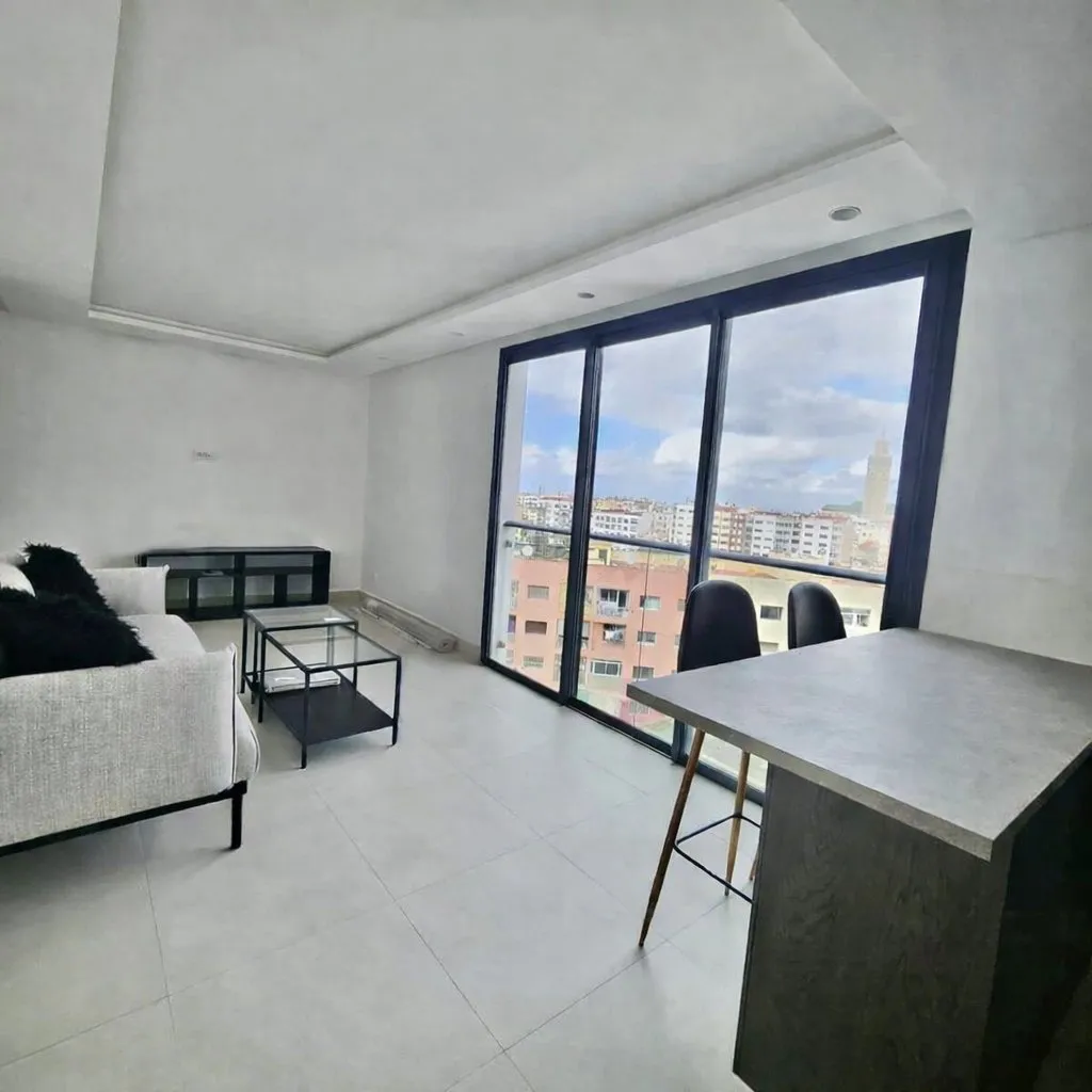 SUPERBE STUDIO MEUBLÉ DERNIER ETAGE - الدار البيضاء