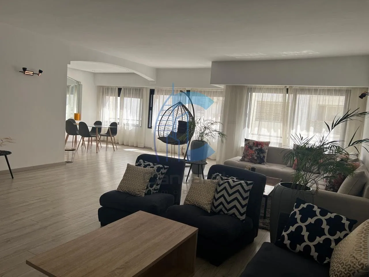 BEL APPT VIDE EN LOCATION RACINE - الدار البيضاء