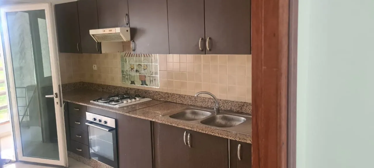 Très appartement à louer sans vis-à-vis très ensoleiller à Hay Ryad - الرباط (3)