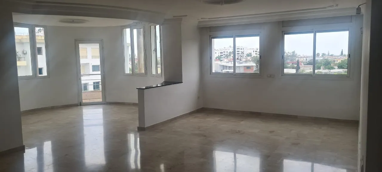 Très appartement à louer sans vis-à-vis très ensoleiller à Hay Ryad - الرباط