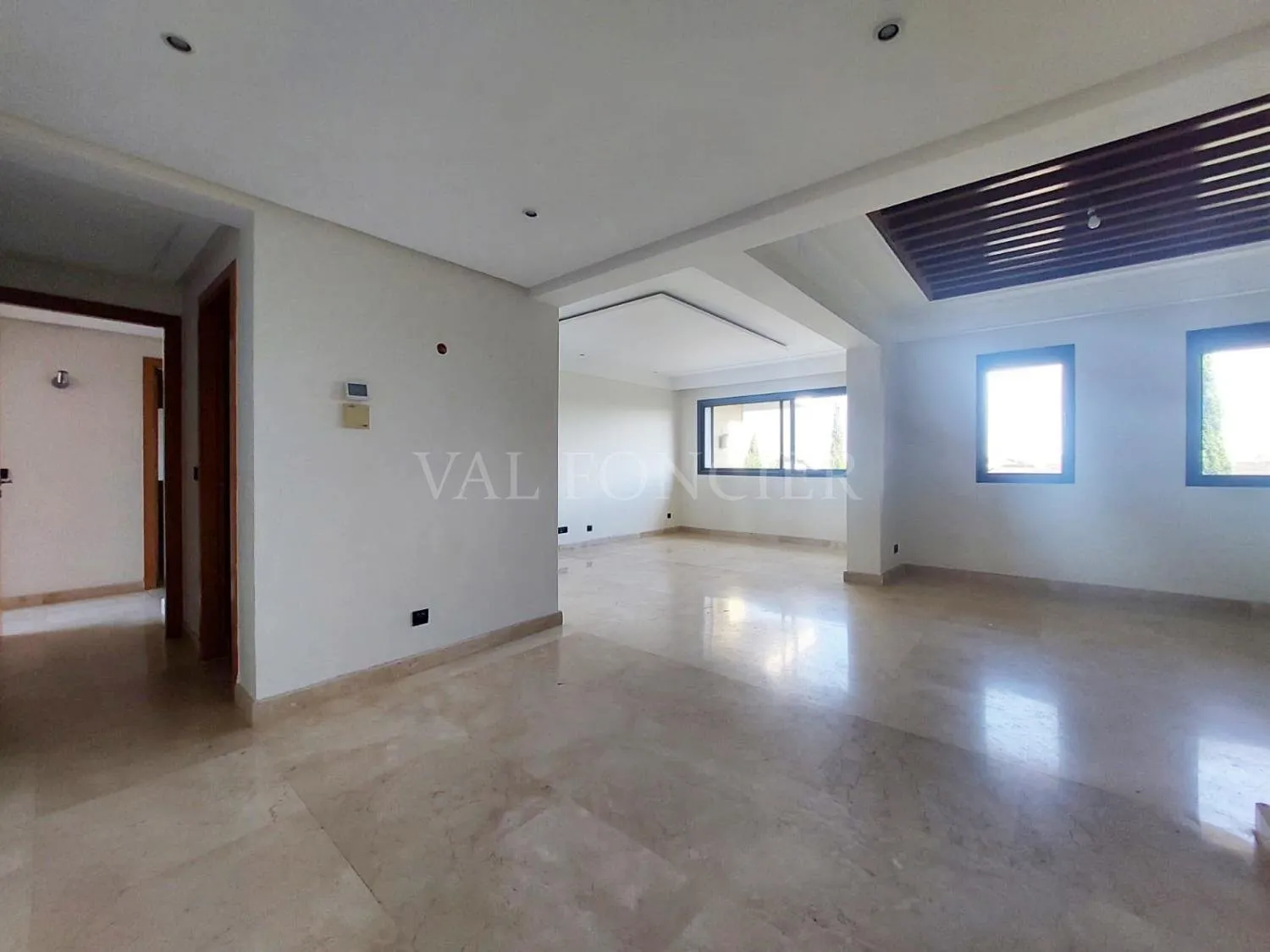 Location très bel appartement 150m2 3chambres, Bouskoura ville verte - الدار البيضاء (2)