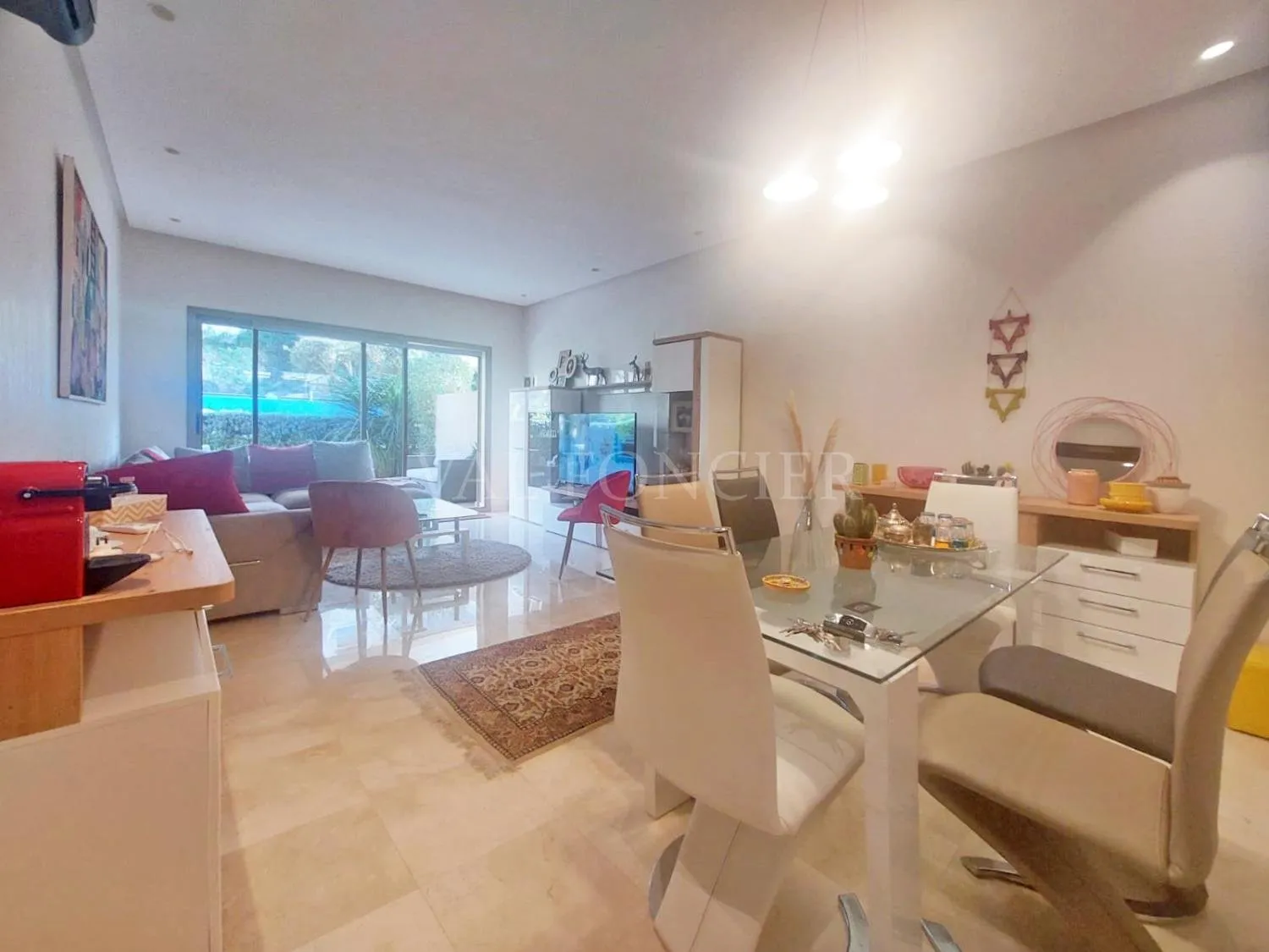Location Très joli Rez-de-jardin meublé moderne 203m2 à la ville verte de Bouskoura - الدار البيضاء (3)