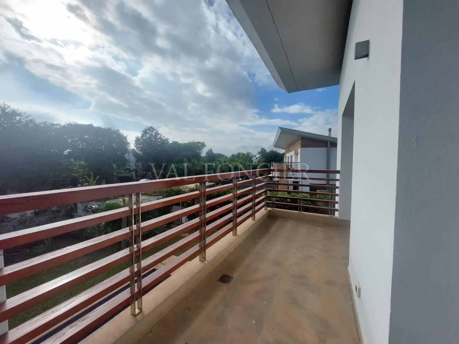 Location villa superficie 650m2 4chambres avec piscine, Bouskoura - الدار البيضاء (3)