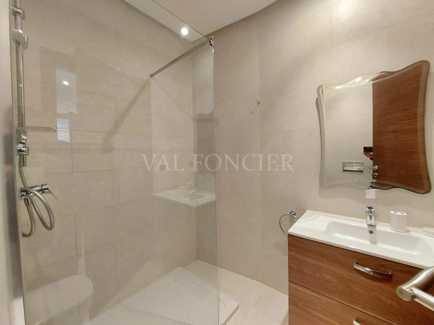 Location bel Appartement neuf meublé 2chambres avec terrasse CFC, Casablanca - الدار البيضاء (4)