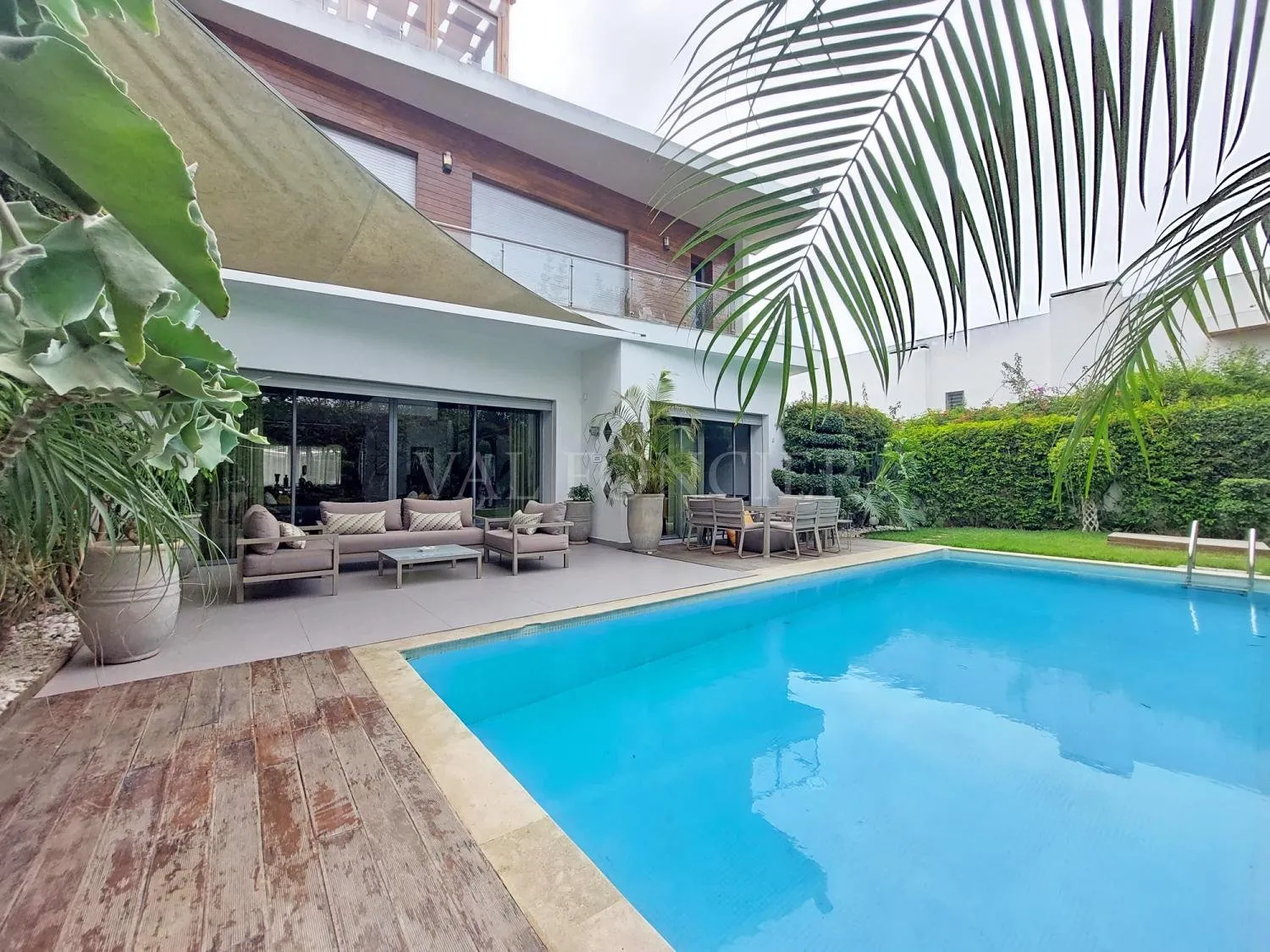 Location splendide villa meublée moderne avec rooftop et vue mer Ain Diab, Casablanca - الدار البيضاء (2)