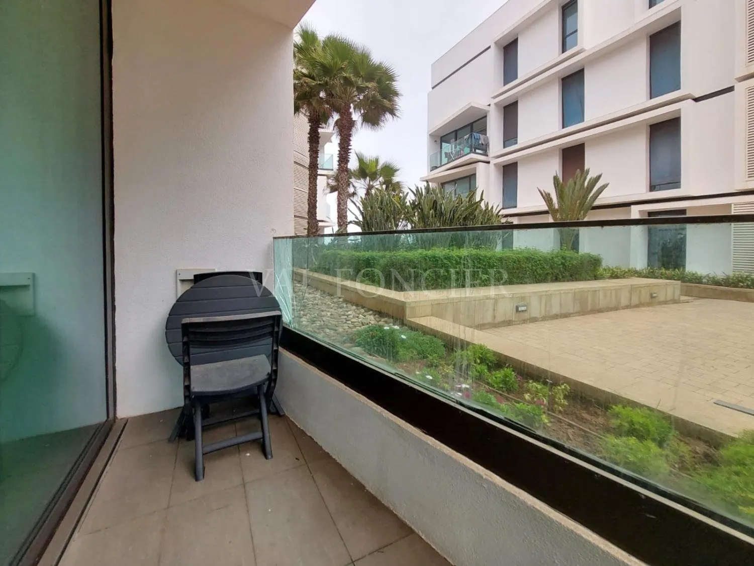Location studio meublé spacieux  avec accès direct à la plage Ain Diab, Casablanca - الدار البيضاء (2)