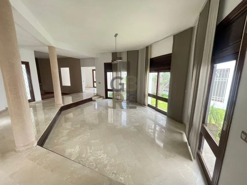 Belle villa à louer haut standing rénovée à Souissi très ensoleillée - الرباط