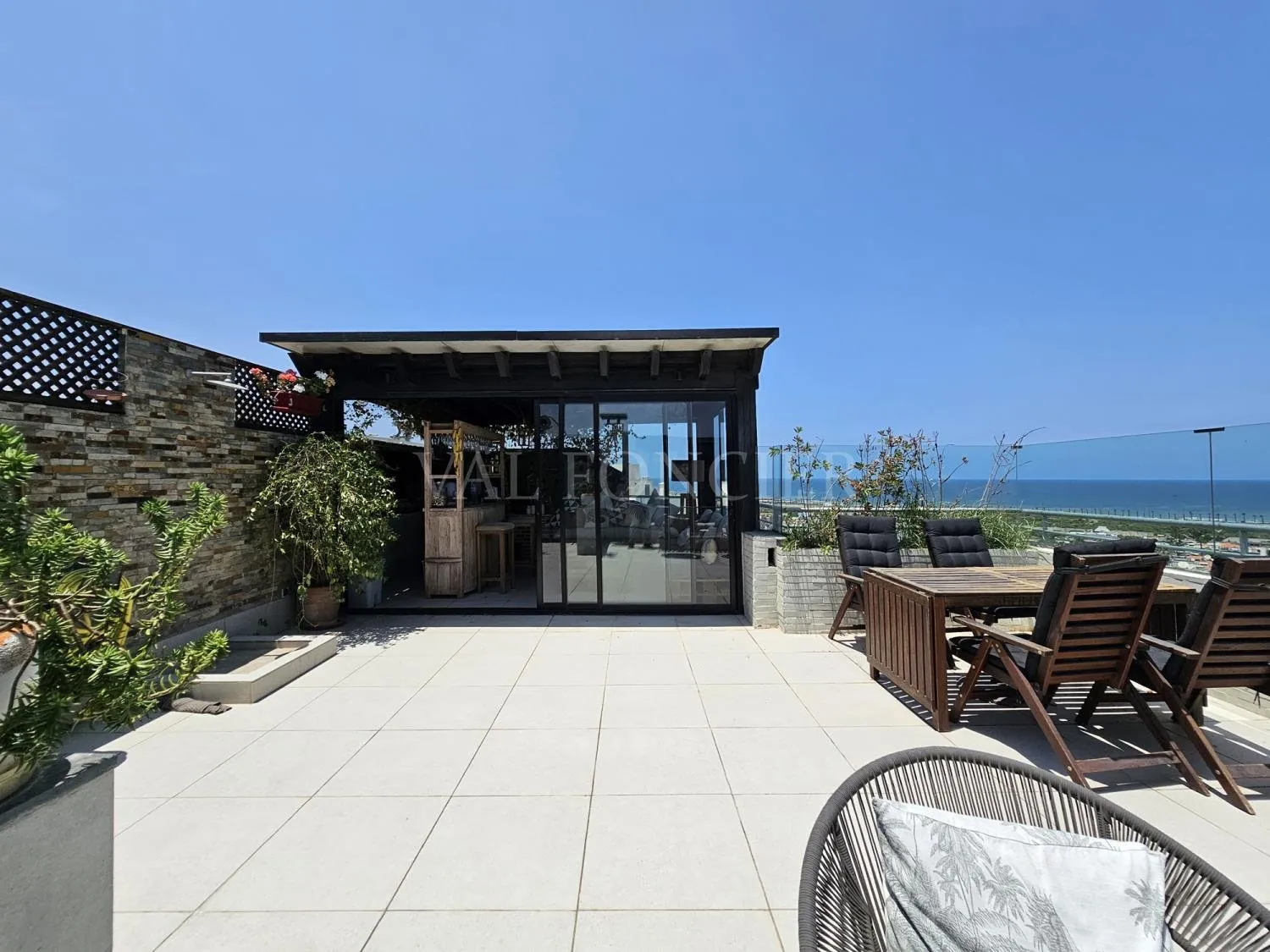Location exceptionnel appartement 3chambres avec Rooftop et vue sur mer à Ain Diab - الدار البيضاء (3)