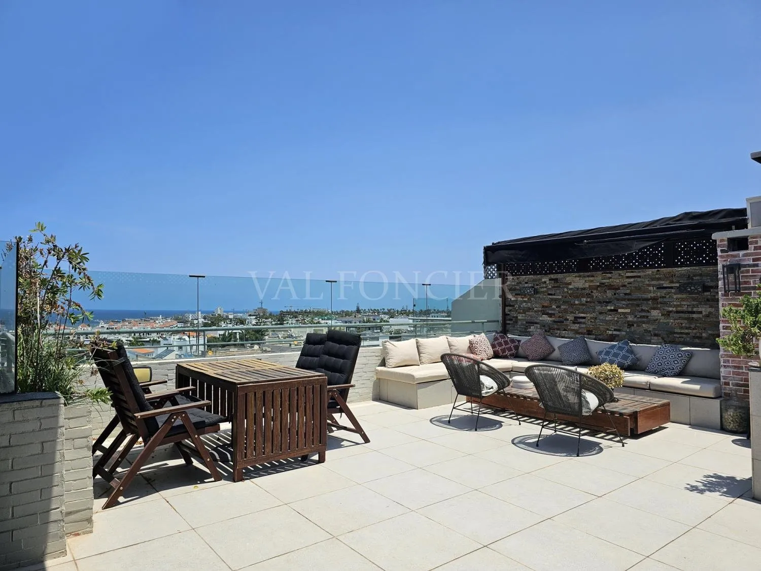 Location exceptionnel appartement 3chambres avec Rooftop et vue sur mer à Ain Diab - الدار البيضاء (2)