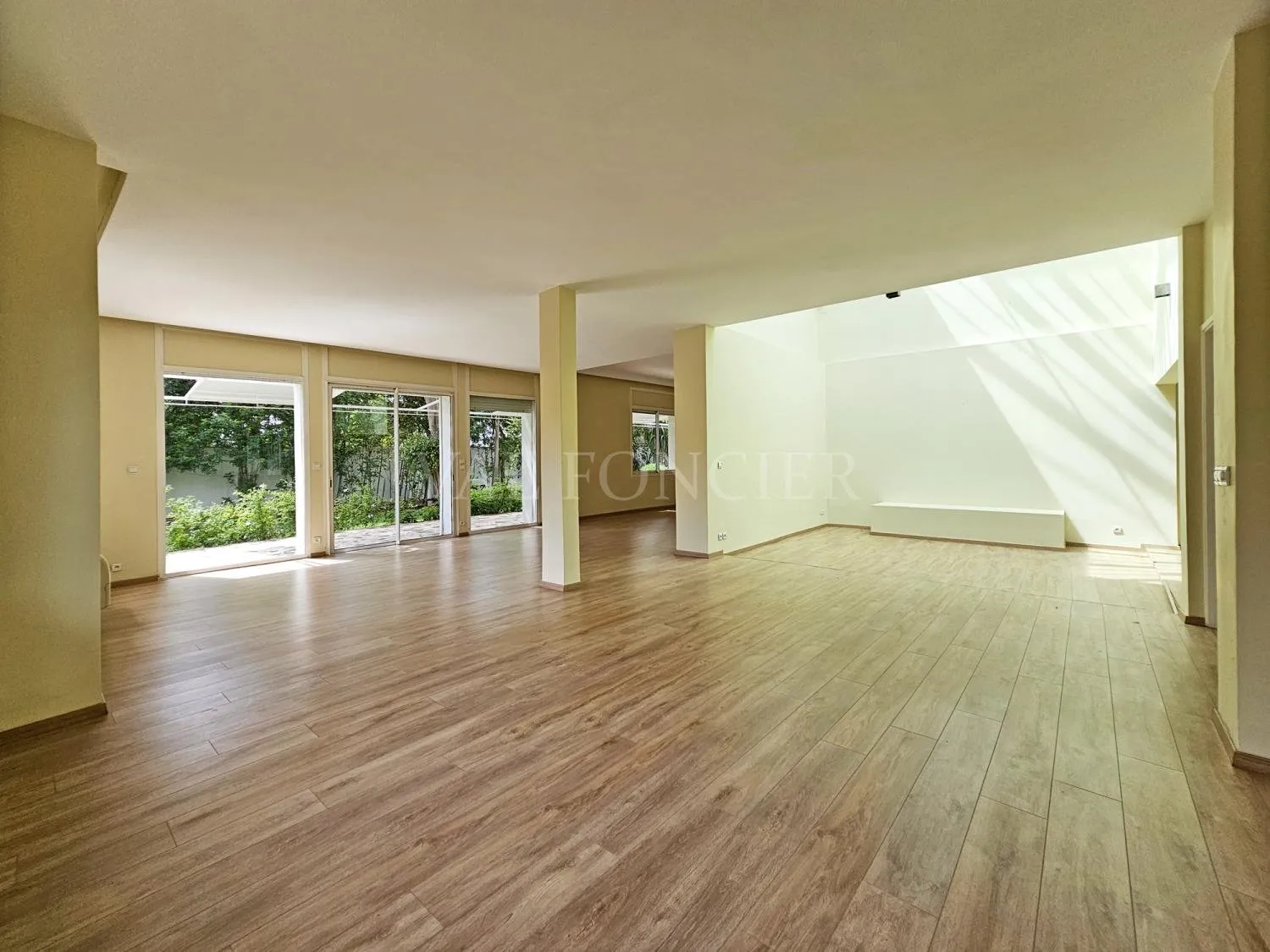 Location très belle villa 1288m2 avec piscine Chantilly, Casablanca - الدار البيضاء (2)