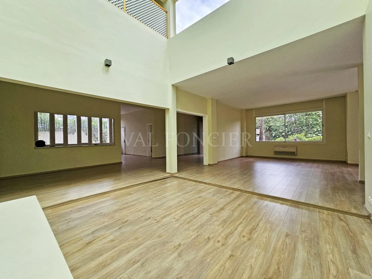 Location très belle villa 1288m2 avec piscine Chantilly, Casablanca - الدار البيضاء (4)