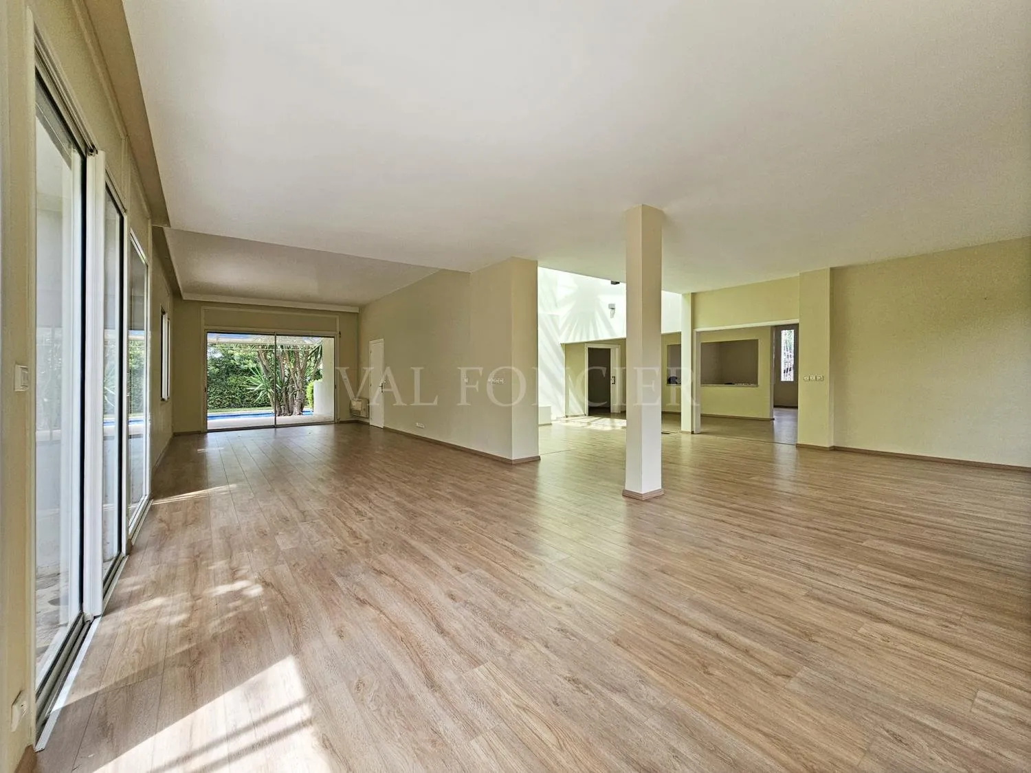 Location très belle villa 1288m2 avec piscine Chantilly, Casablanca - الدار البيضاء (3)