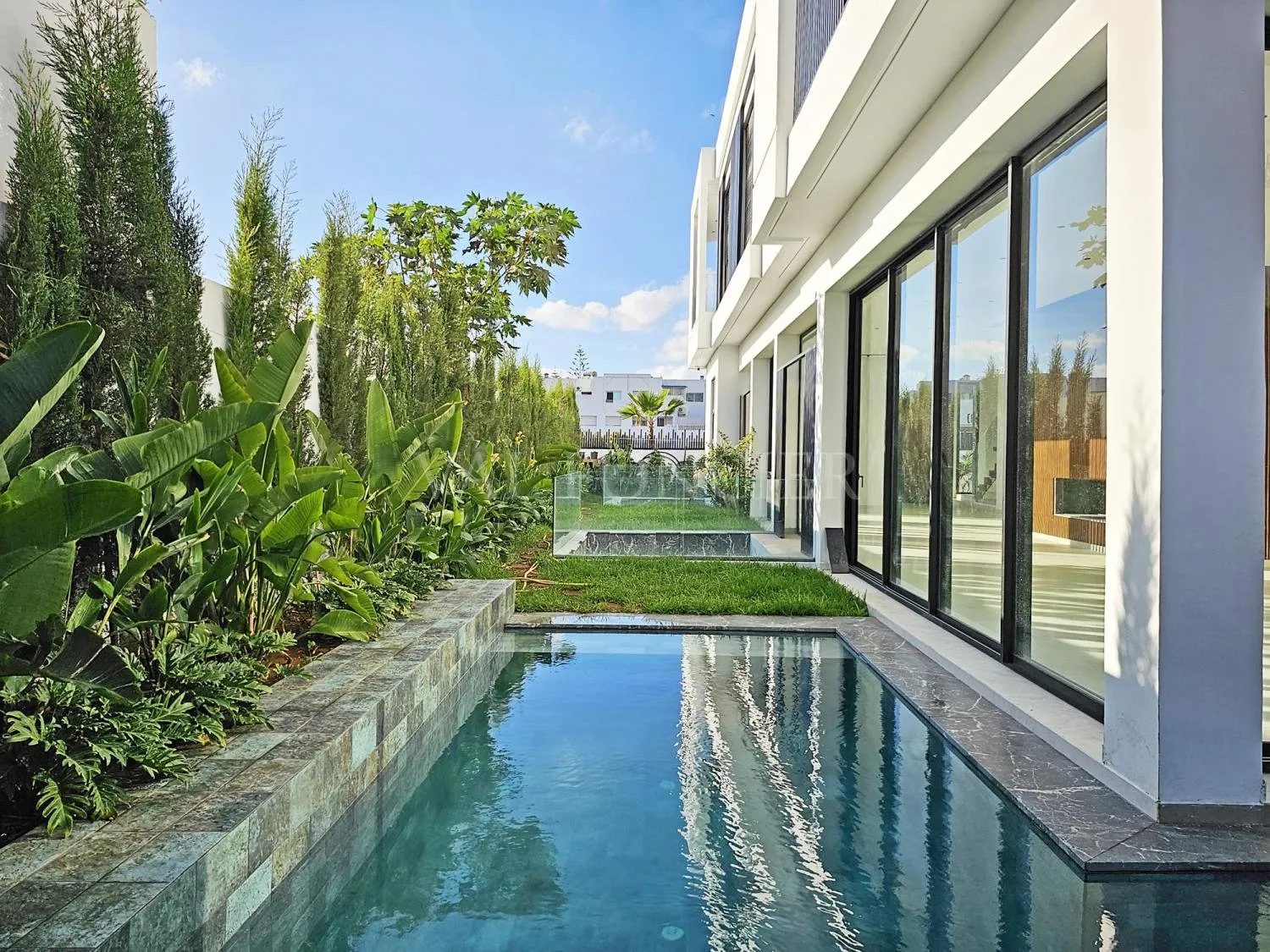 Location magnifique villa ultra moderne 487m2 4chambres avec piscine Ain Diab, Casablanca - الدار البيضاء