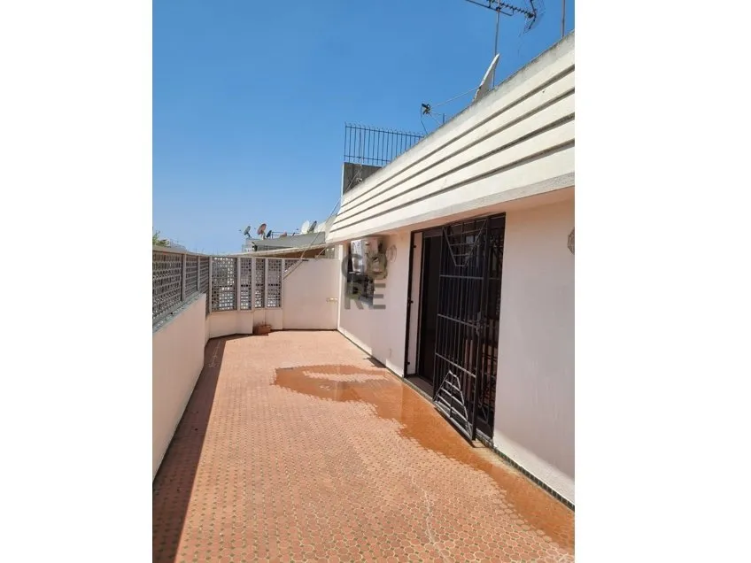 Bel Appartement Avec Grande Terrasse dans le Haut d'Agdal - الرباط