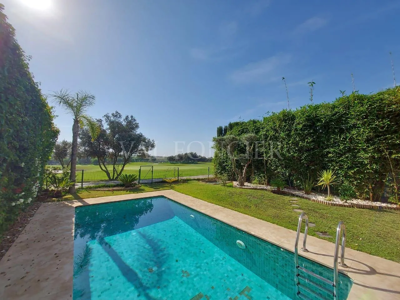 Location d'une belle villa 4chambres avec piscine Front de Golf, Bouskoura - الدار البيضاء (2)
