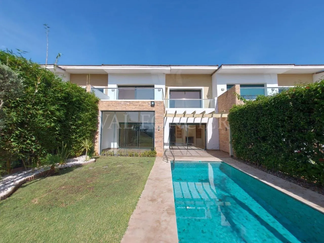 Location d'une belle villa 4chambres avec piscine Front de Golf, Bouskoura - الدار البيضاء (4)