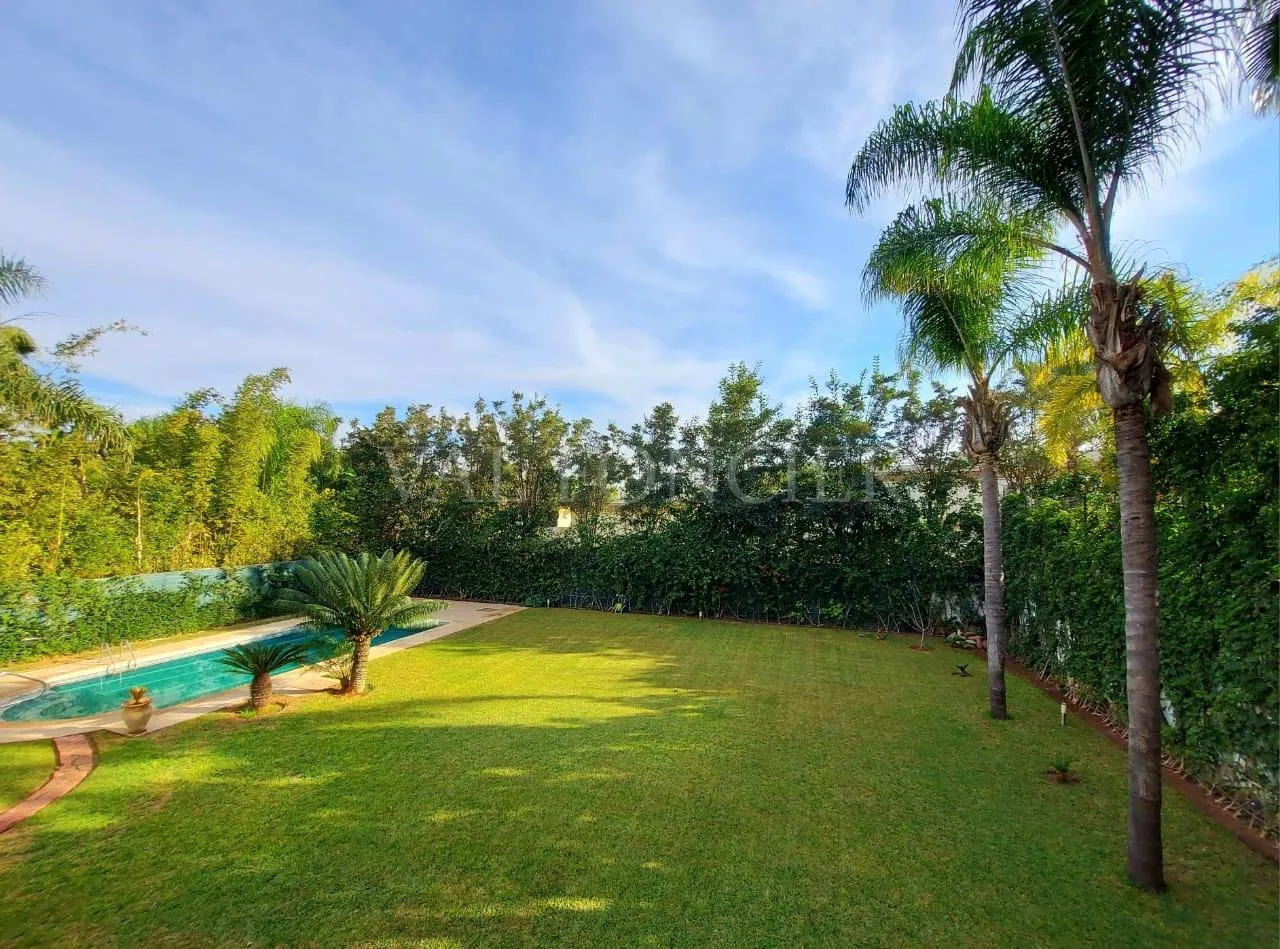 Villa à louer à Californie Casablanca : 1076m2 4chambres avec piscine - الدار البيضاء (3)