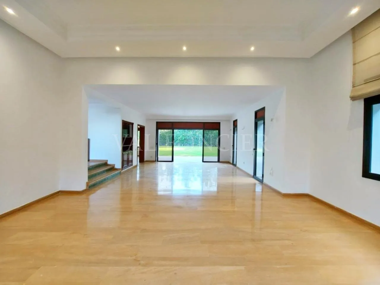 Villa à louer à Californie Casablanca : 1076m2 4chambres avec piscine - الدار البيضاء (4)