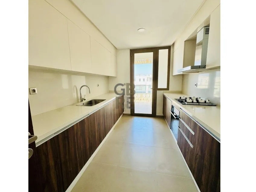Penthouse vide à louer à l'Orangeraie Souissi - الرباط (3)