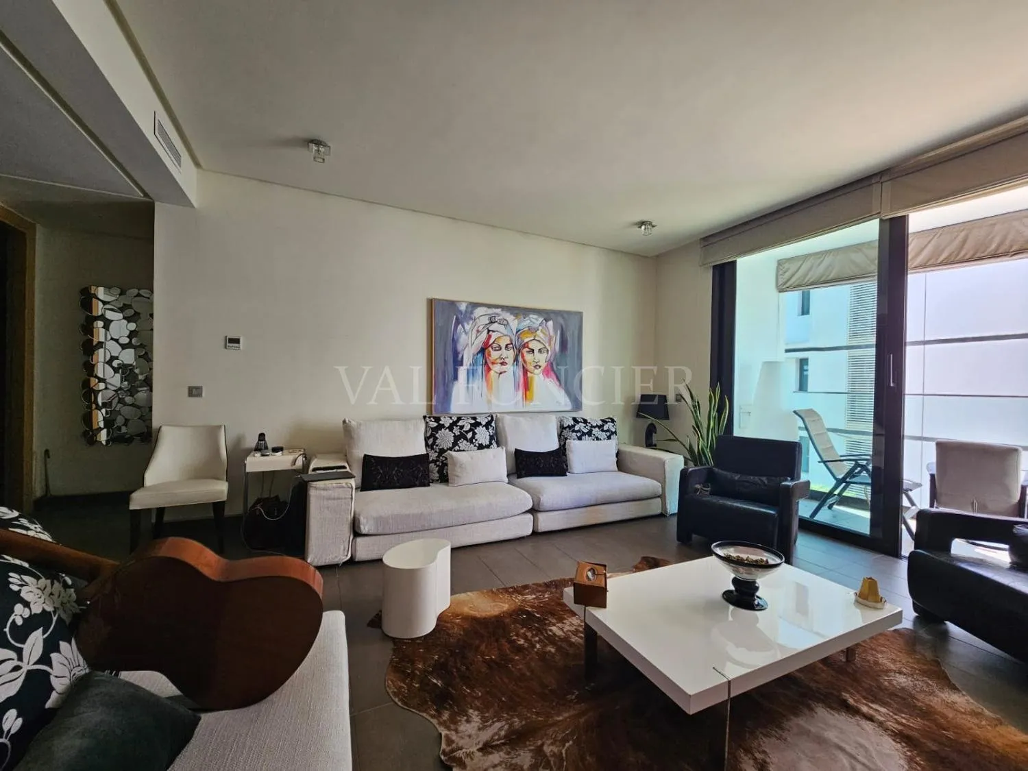 Location magnifique appartement meublé moderne avec balcon et vue mer à Anfa Place - الدار البيضاء (3)