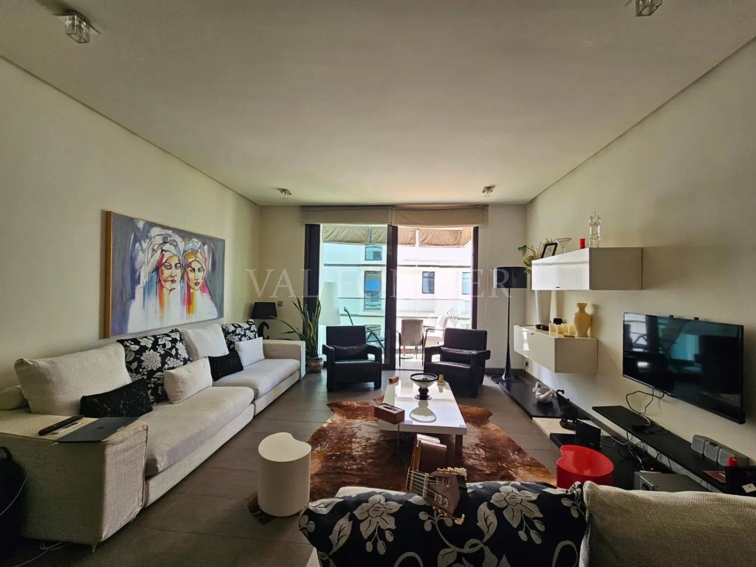 Location magnifique appartement meublé moderne avec balcon et vue mer à Anfa Place - الدار البيضاء (4)