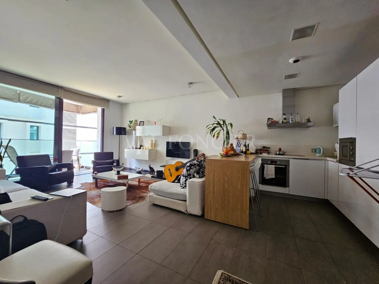 Location magnifique appartement meublé moderne avec balcon et vue mer à Anfa Place - الدار البيضاء (2)