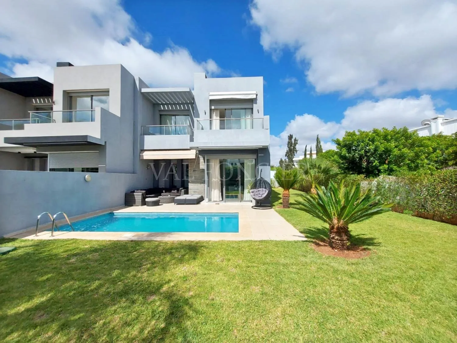Location Magnifique Villa meublée 517m2 avec piscine à Bouskoura Ville verte - الدار البيضاء
