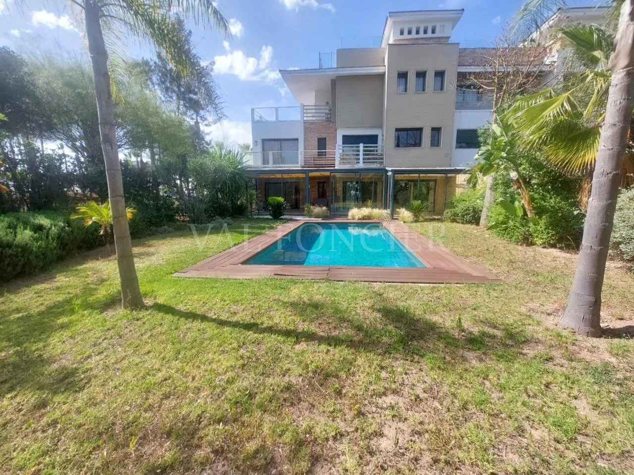 Location Rez-de-jardin avec piscine à la Palmeraie Bouskoura - الدار البيضاء (3)