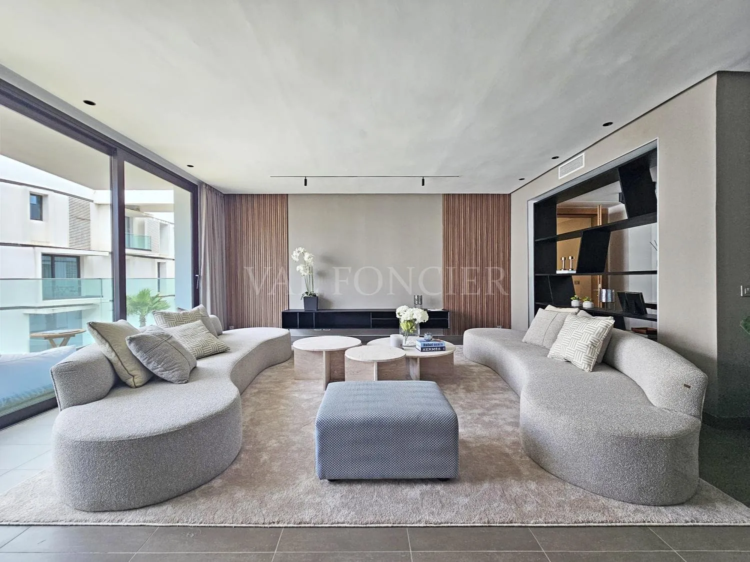 Location appartement exceptionnel 210m2 meublé moderne avec terrasse à Anfa Place - الدار البيضاء