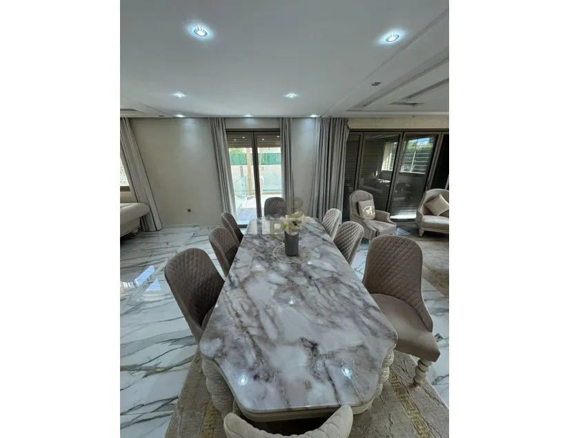 Superbe villa neuve meublée avec piscine en location - الرباط (4)