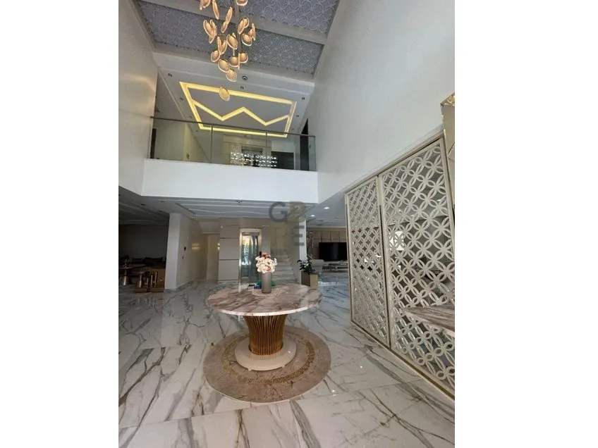 Superbe villa neuve meublée avec piscine en location - الرباط (3)