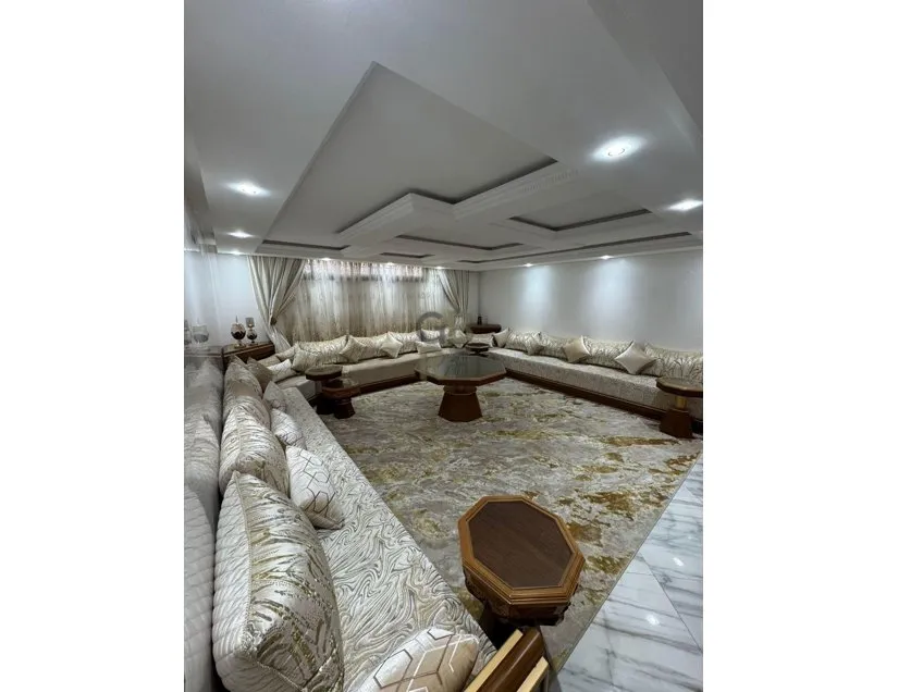 Superbe villa neuve meublée avec piscine en location - الرباط