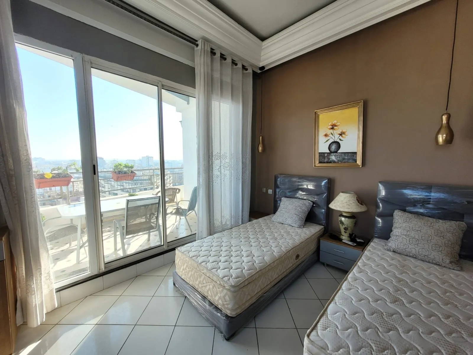 BEL APPT MEUBLE ETAGE ELEVE -CENTRE VILLE- - الدار البيضاء (3)